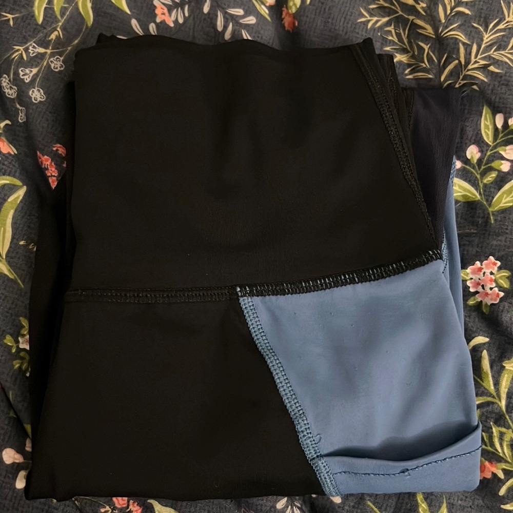 Aerie “Chill. Play. Move” legging-size medium